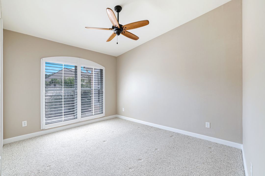 2055 Cascades Dr #4, Naples, FL 34112