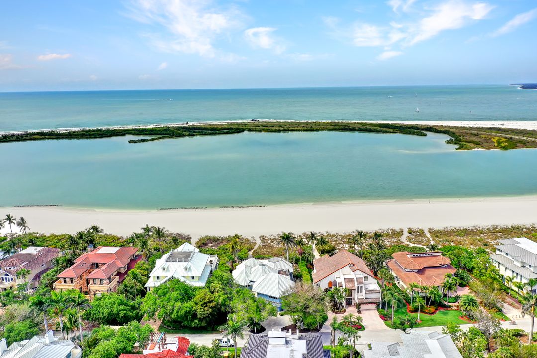 336 Seabreeze Dr, Marco Island, FL 34145