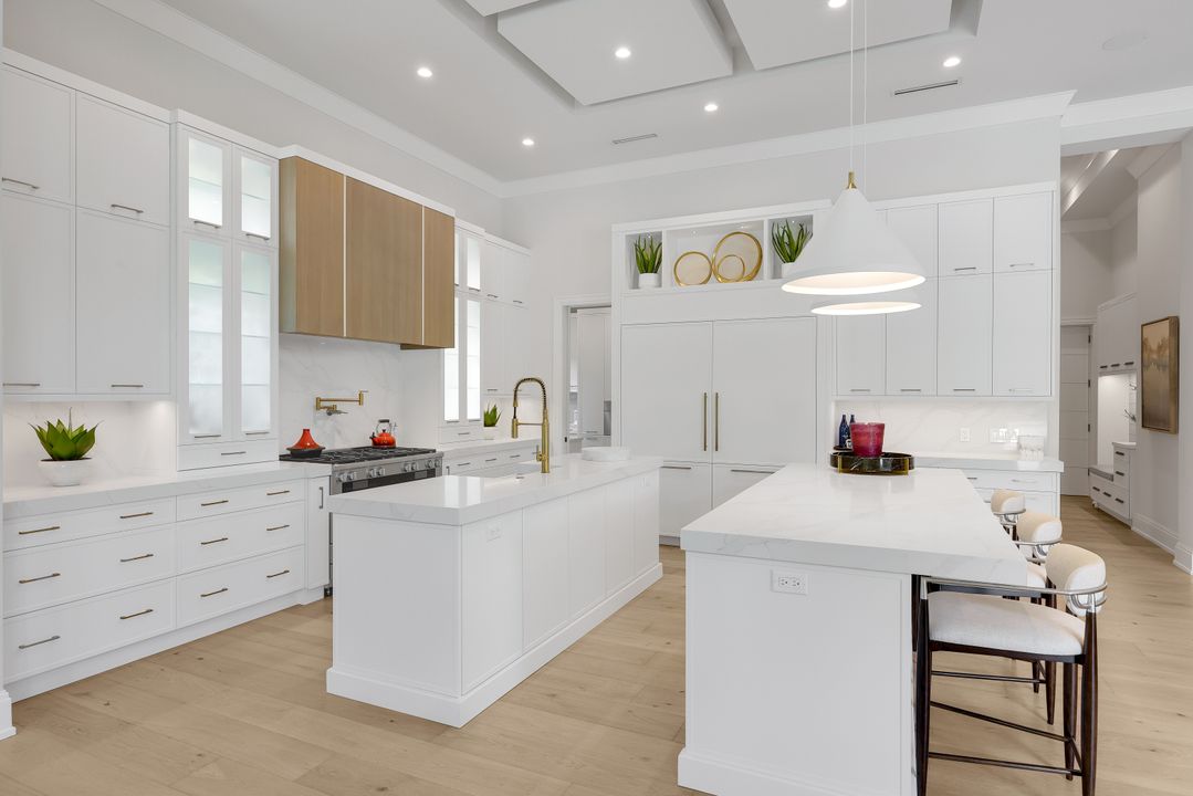 767 Park Shore Dr, Naples, FL 34103