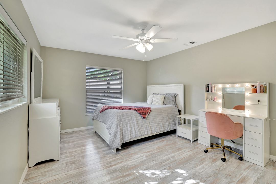 495 9th St SW, Naples, FL 34117