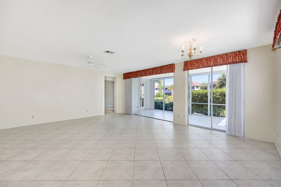 5080 Yacht Harbor Cir #103, Naples, FL 34112