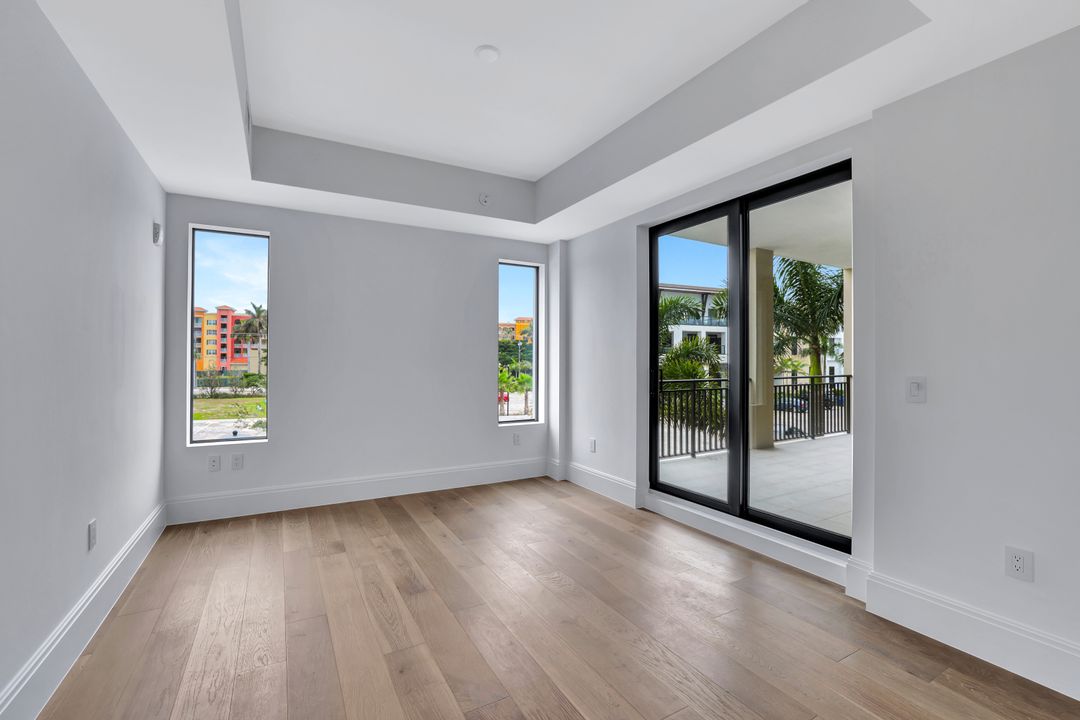 1130 3rd Ave S #211, Naples, FL 34102