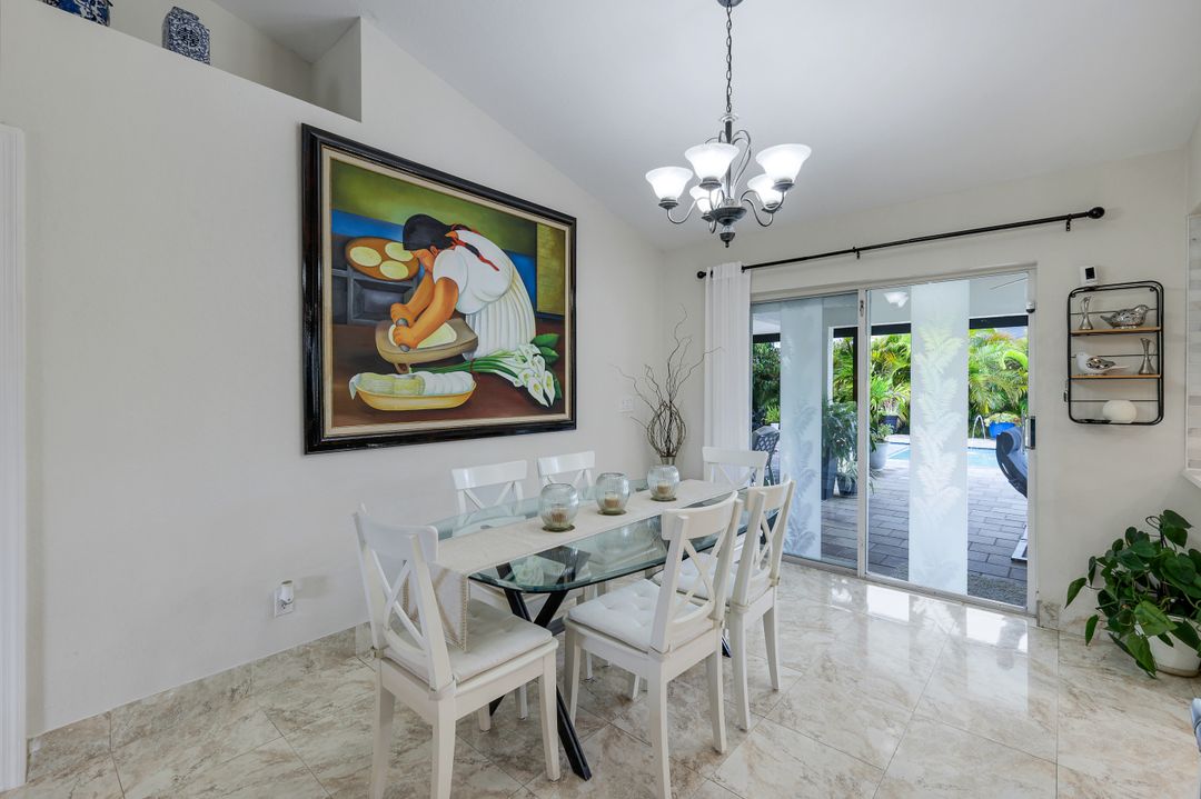 1006 NE 2nd Pl, Cape Coral, FL 33909