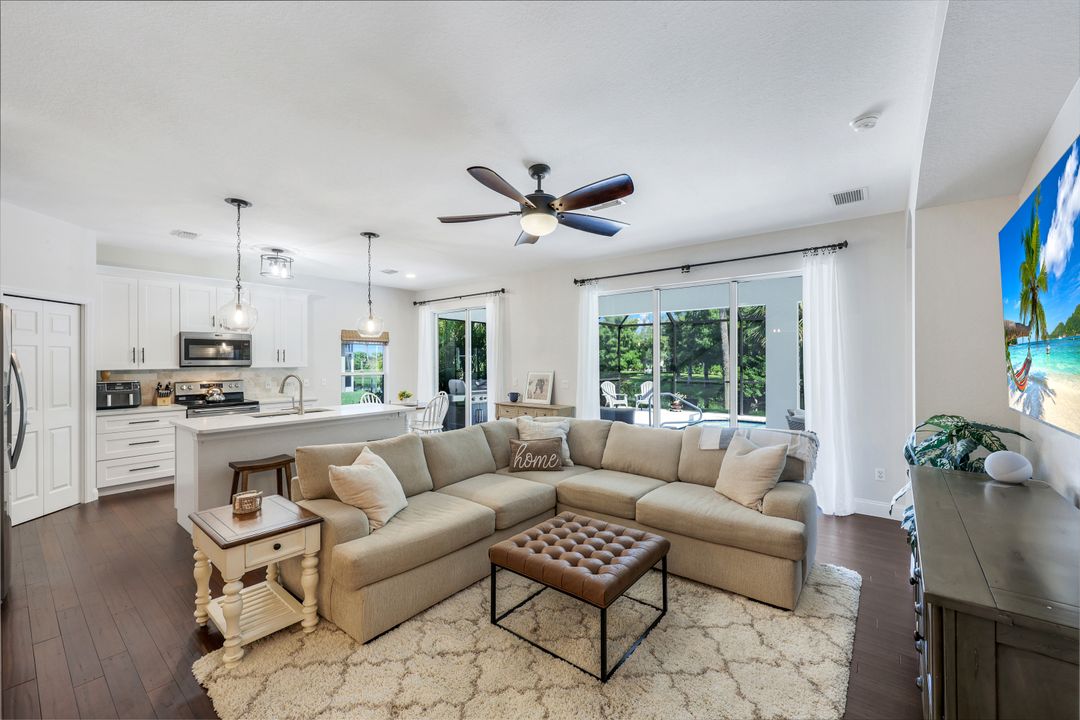 9764 Mendocino Dr, Fort Myers, FL 33919