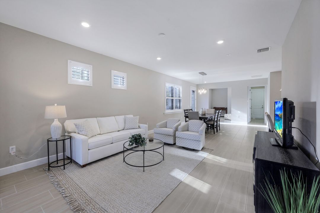 7790 Jacaranda Ln, Naples, FL 34114