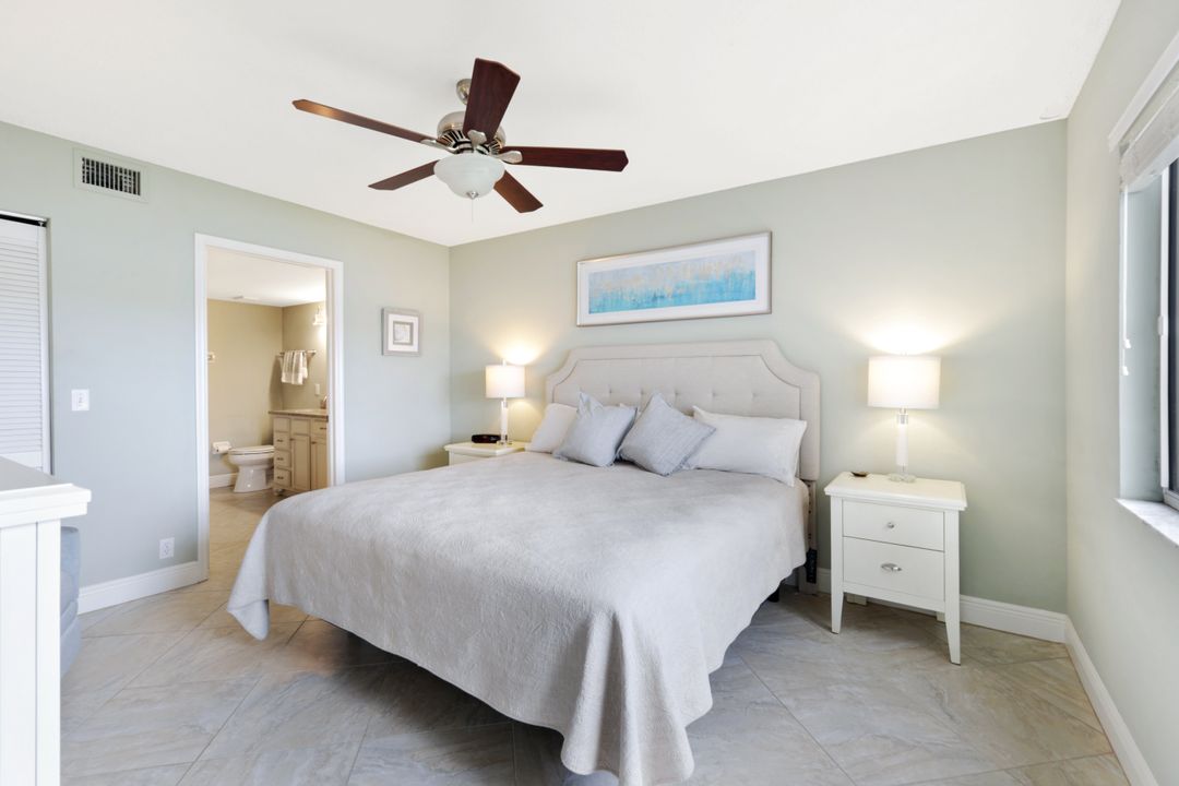 7818 Emerald Cir #103, Naples, FL 34109