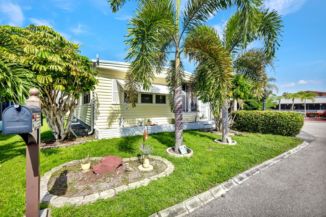 16049 Hibiscus Way, North Fort Myers, FL 33903