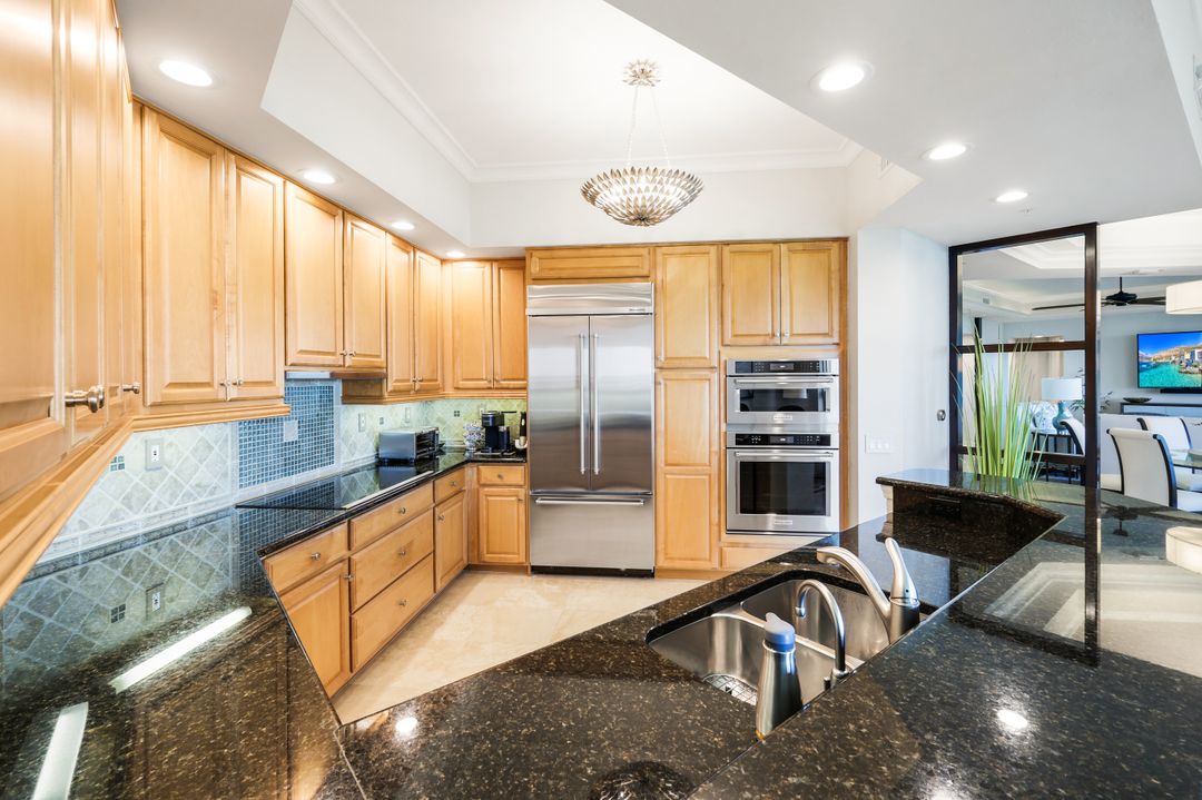 295 Grande Way #1505, Naples, FL 34110