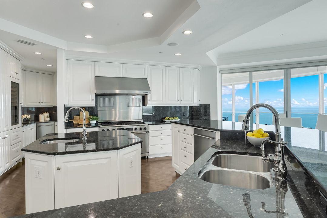 4101 Gulf Shore Blvd N #17N, Naples, FL 34103
