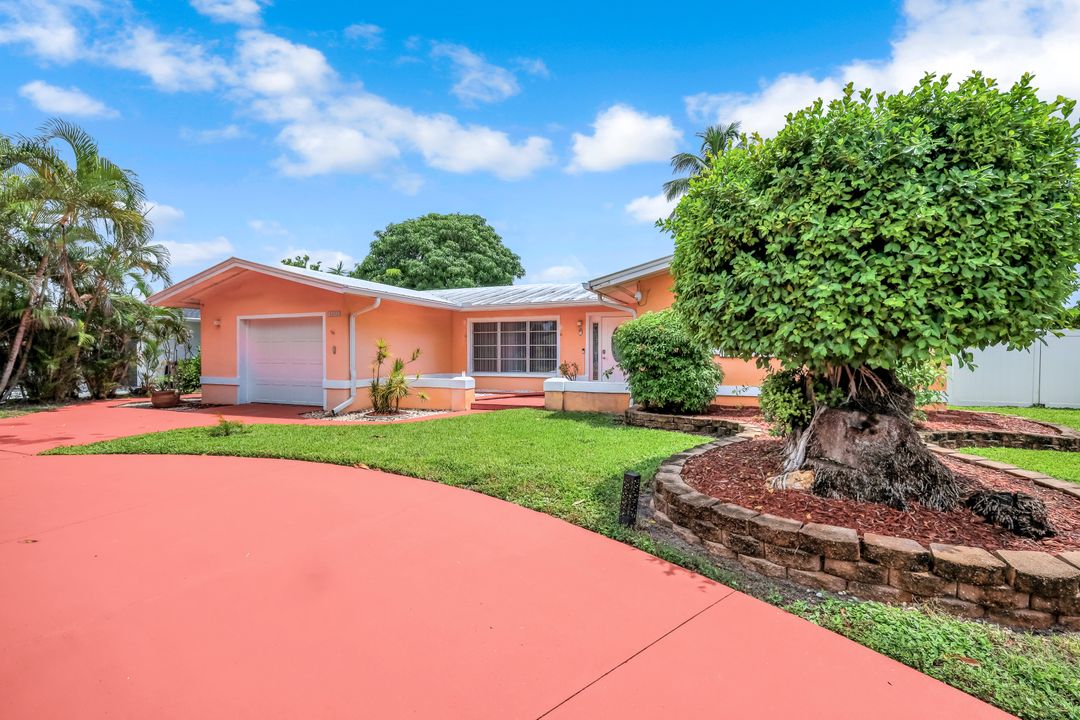 5333 Cocoa Ct, Cape Coral, FL 33904