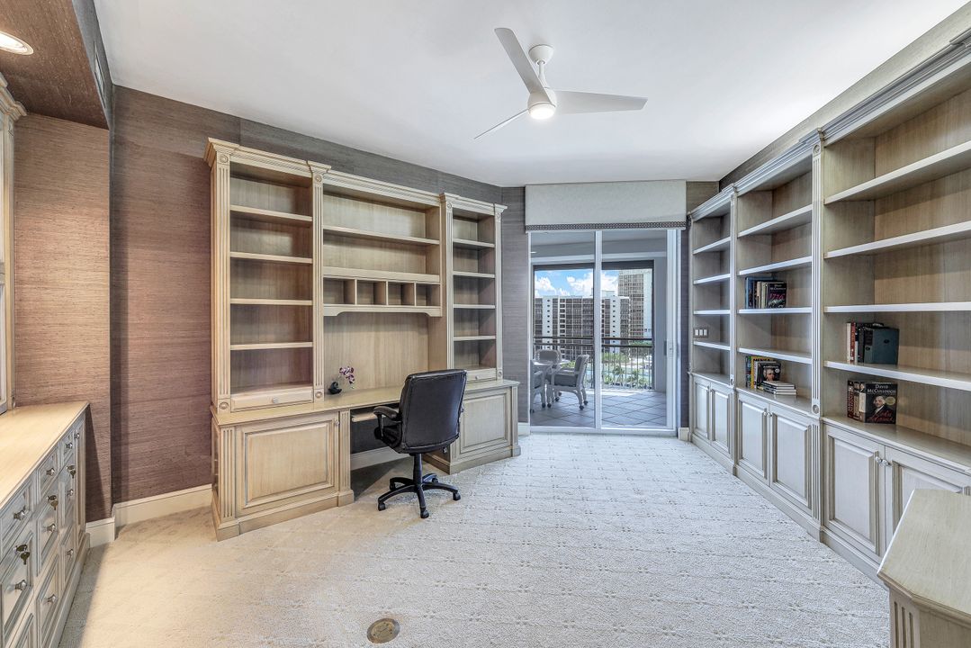 4151 Gulf Shore Blvd N #1002, Naples, FL 34103