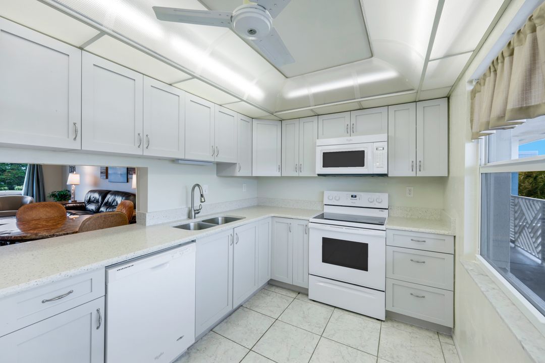 6102 Augusta Dr #307, Fort Myers, FL 33907