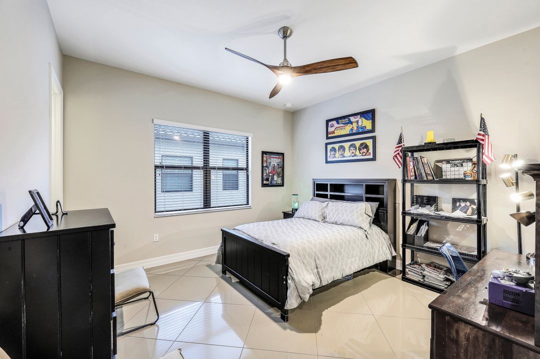 4679 Azalea Dr, Naples, FL 34119