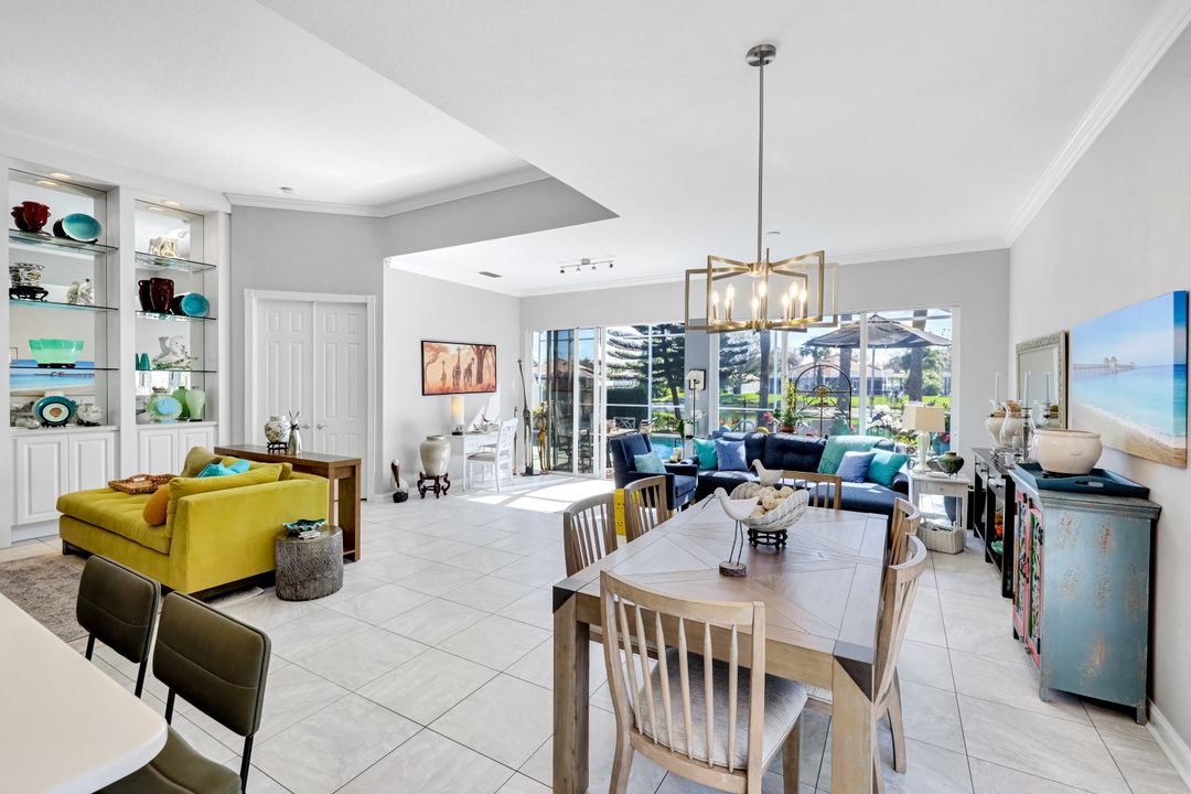 2925 Gilford Way, Naples, FL 34119