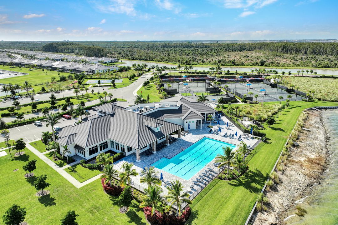 19184 Aqua Shore Dr, Fort Myers, FL 33913