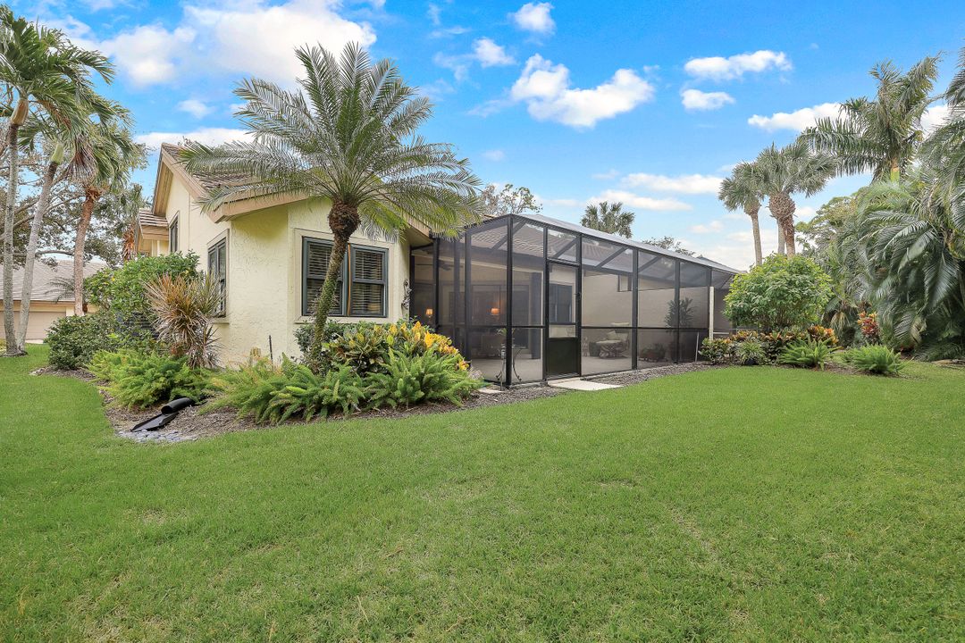 27136 Kindlewood Ln, Bonita Springs, FL 34134