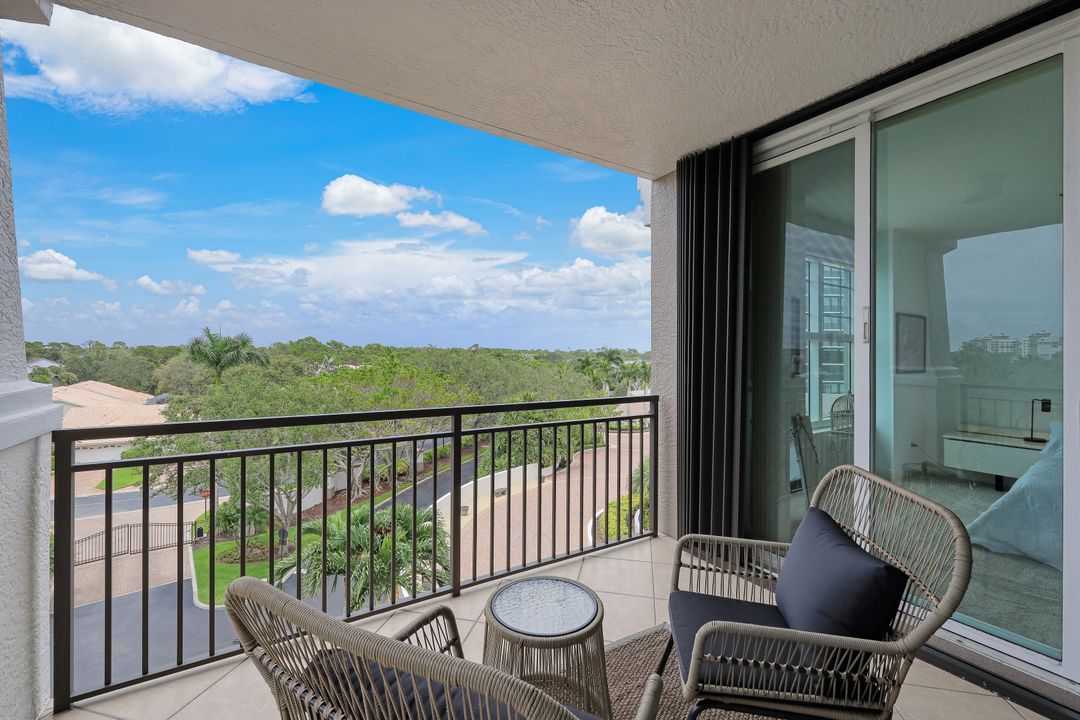 445 Cove Tower Dr #504, Naples, FL 34110