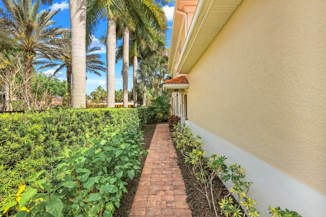 28062 Sosta Ln #1, Bonita Springs, FL 34135