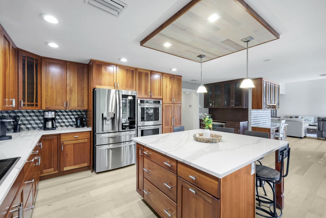 1111 Schooner Pl, Sanibel, FL 33957