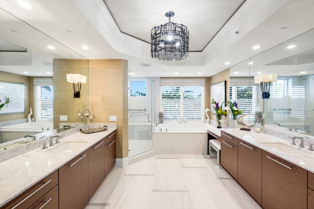 13665 Vanderbilt Dr #301, Naples, FL 34110