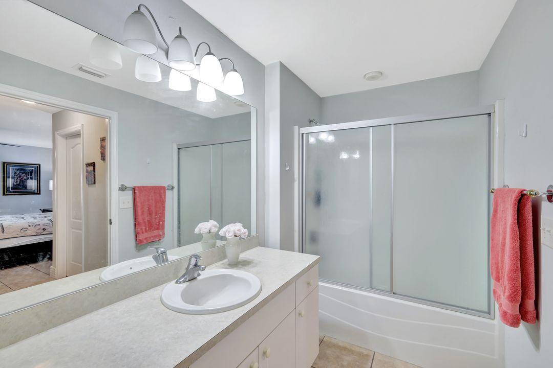 1206 NE 5th Ave, Cape Coral, FL 33909