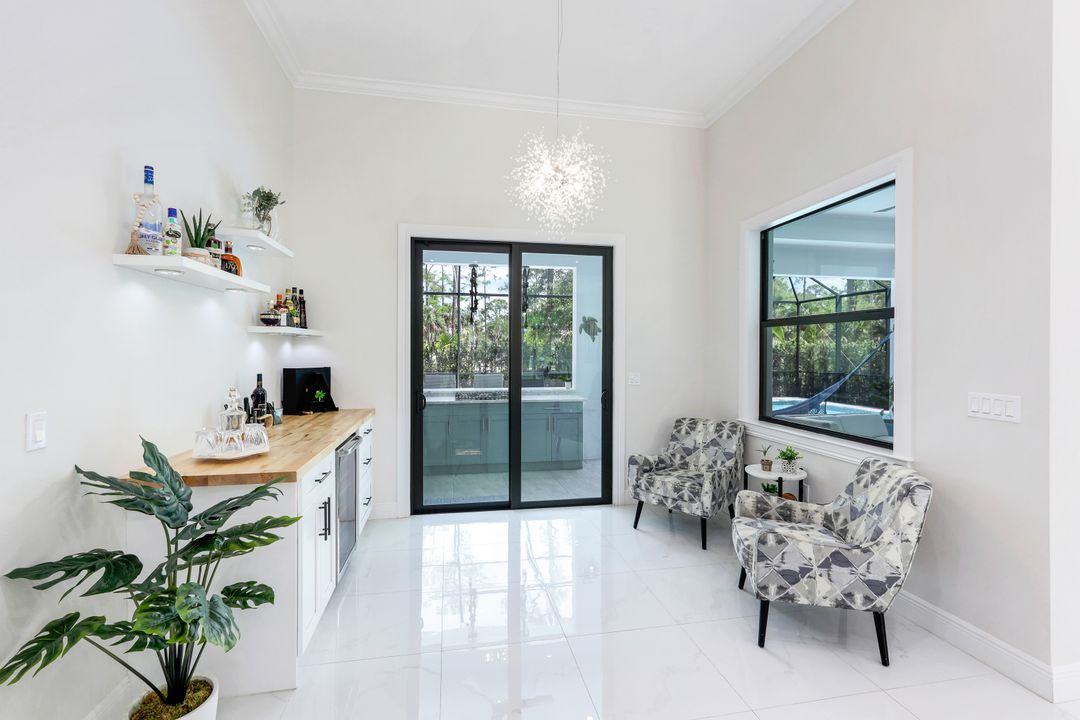 367 14th Ave NE, Naples, FL 34120