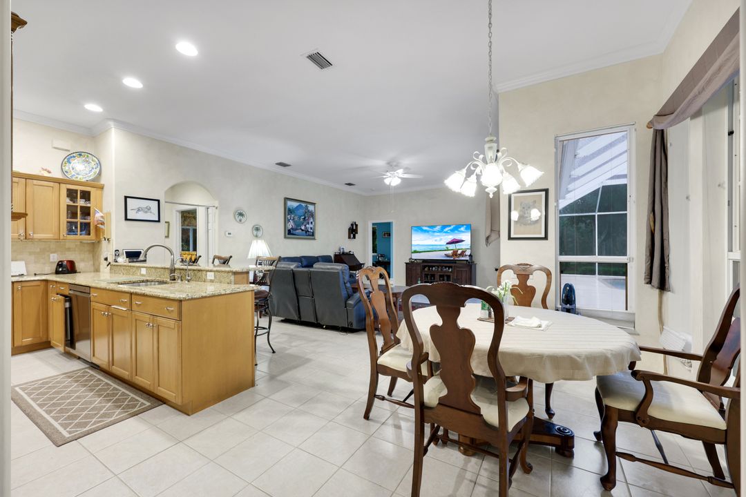 661 27th St NW, Naples, FL 34120