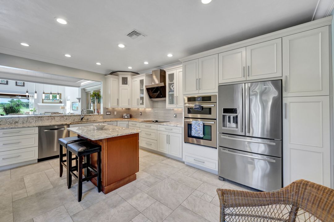 10339 Quail Crown Dr, Naples, FL 34119