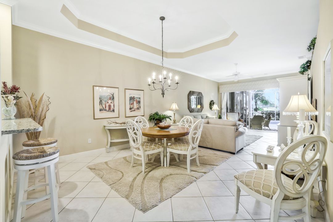 6679 Castlelawn Pl, Naples, FL 34113
