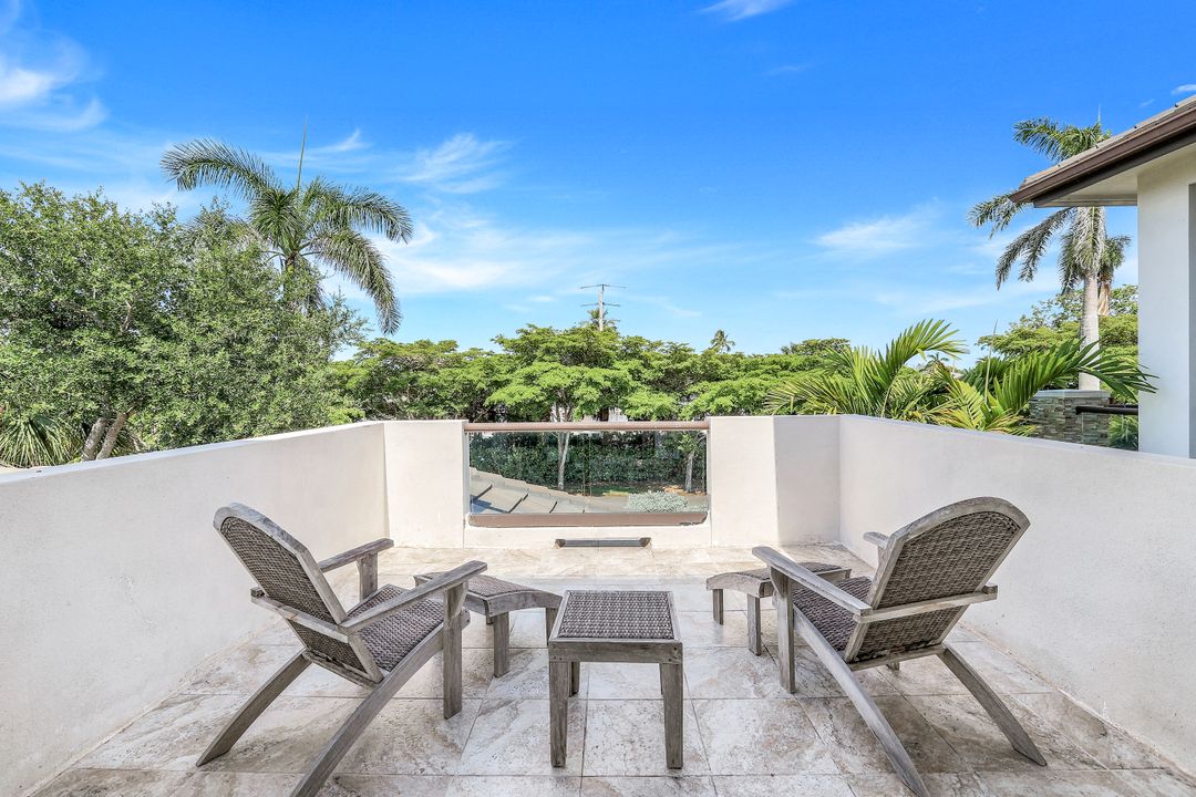 875 Wedge Dr, Naples, FL 34103