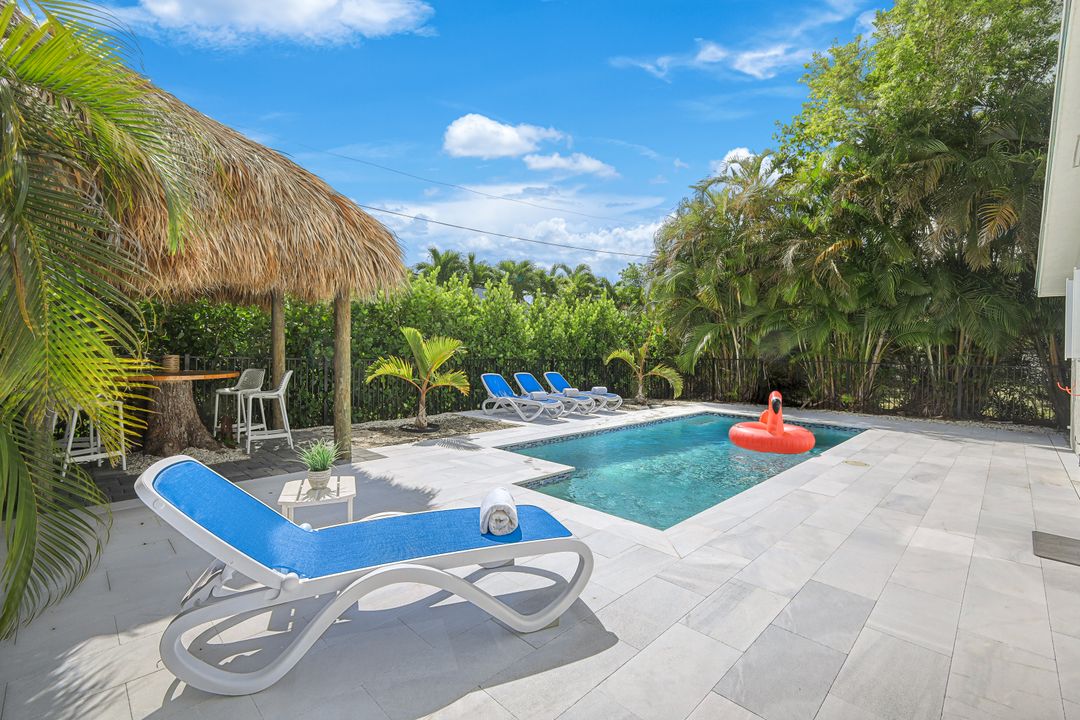 590 92nd Ave N, Naples, FL 34108