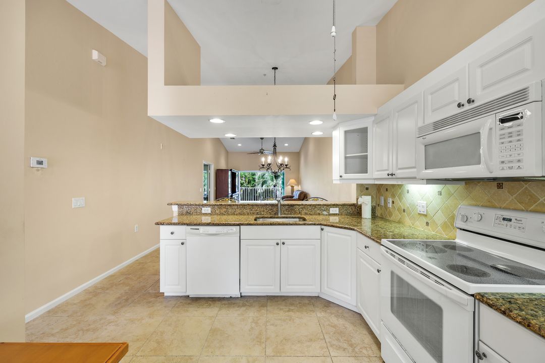 6830 Beach Resort Dr #4, Naples, FL 34114
