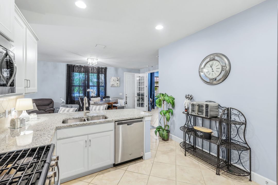 7659 Jacaranda Ln, Naples, FL 34114
