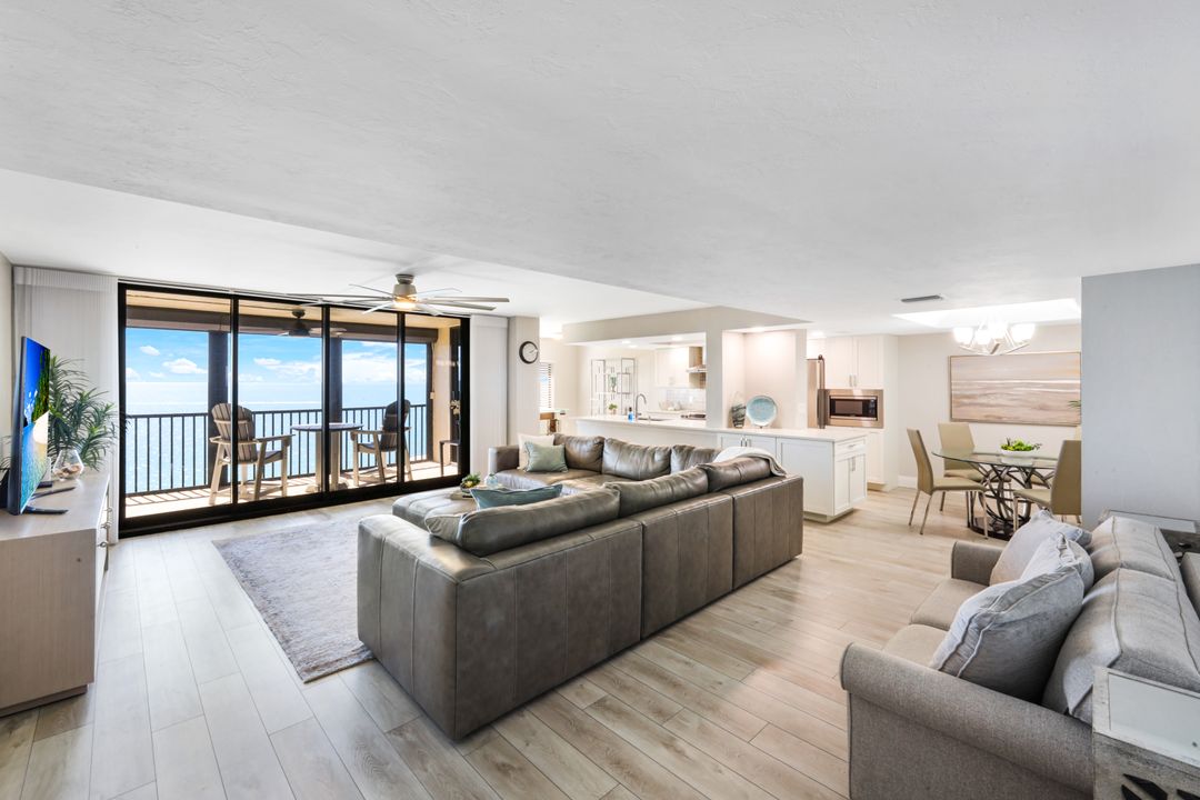 10951 Gulf Shore Dr #1202, Naples, FL 34108