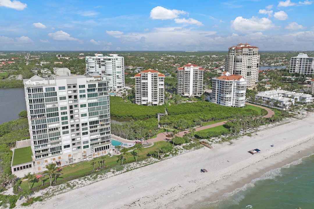 50 Seagate Dr #203, Naples, FL 34103