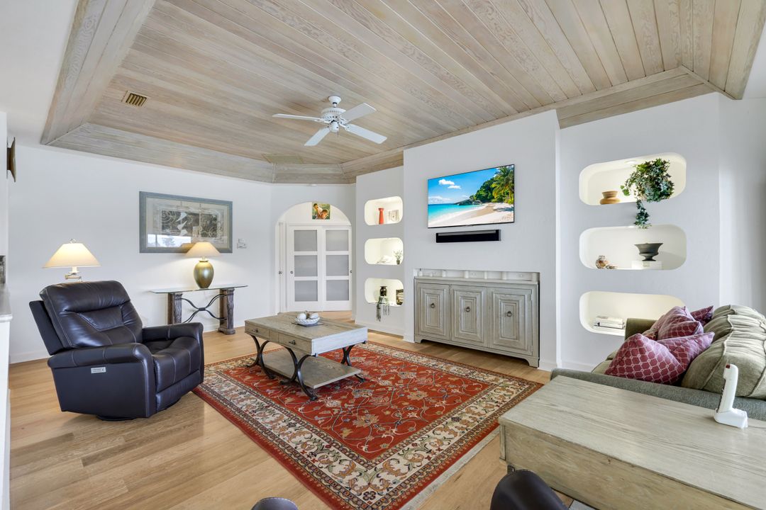 16111 Forest Oaks Dr, Fort Myers, FL 33908