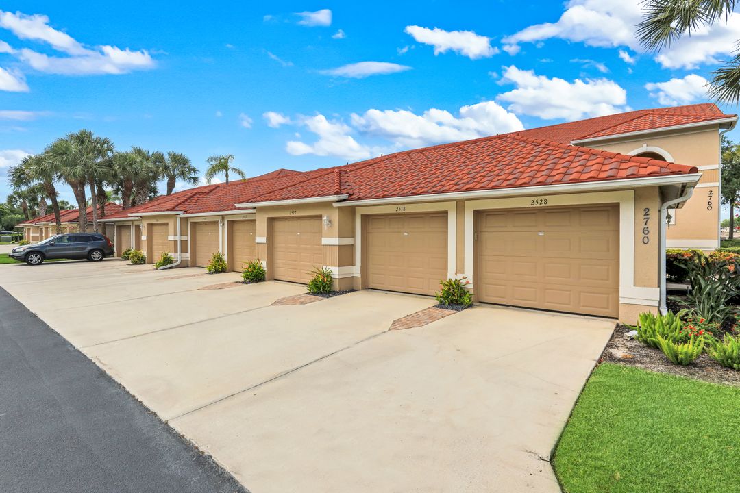 2760 Cypress Trace Cir #2528, Naples, FL 34119