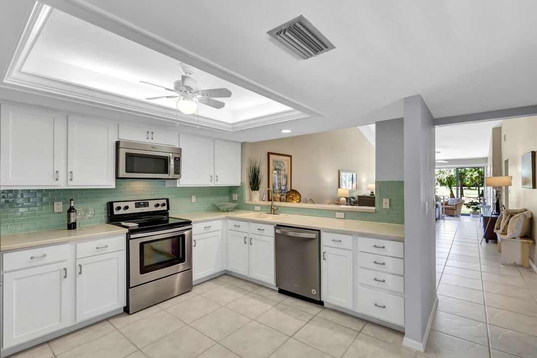 428 Kings Way, Naples, FL 34104