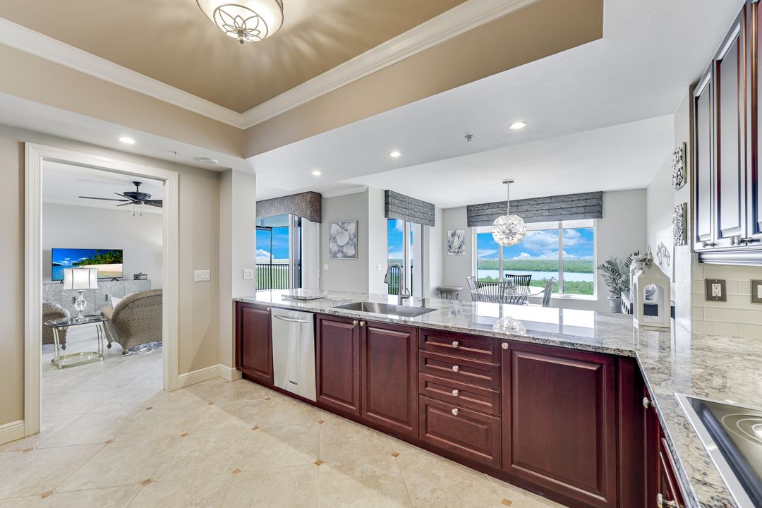 1050 Borghese Ln #605, Naples, FL 34114