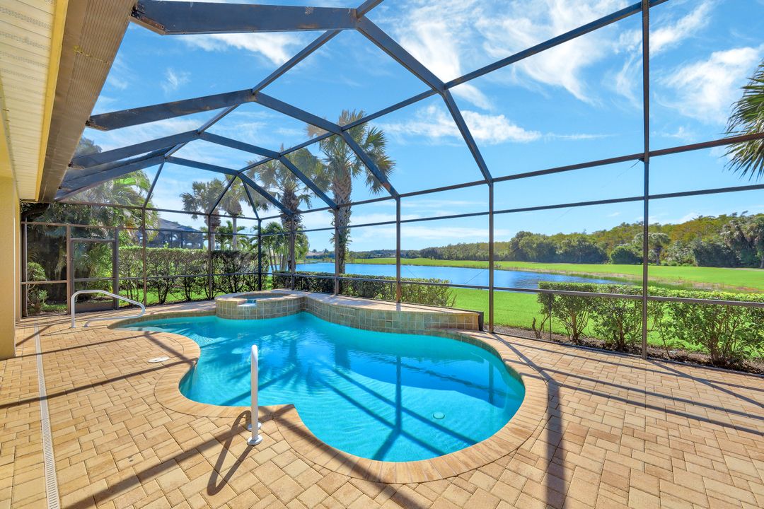 11982 Heather Woods Ct, Naples, FL 34120