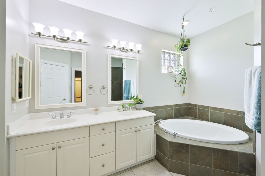 18021 Misty Morning Ln, Fort Myers, FL 33913