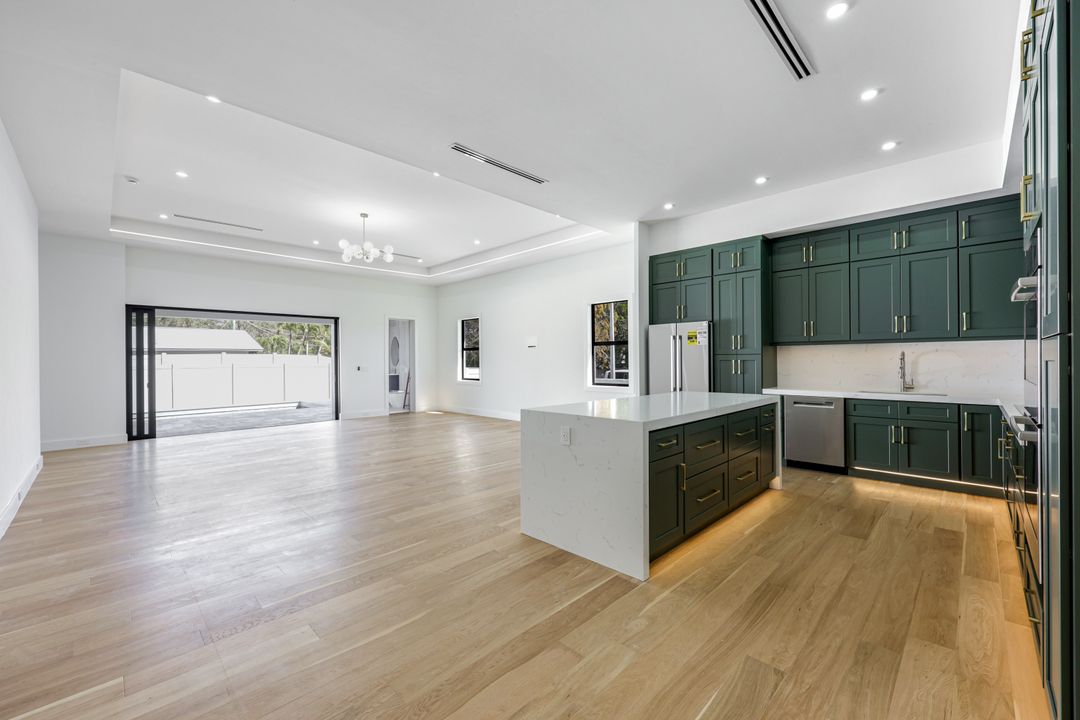 1381 Trail Terrace Dr, Naples, FL 34103