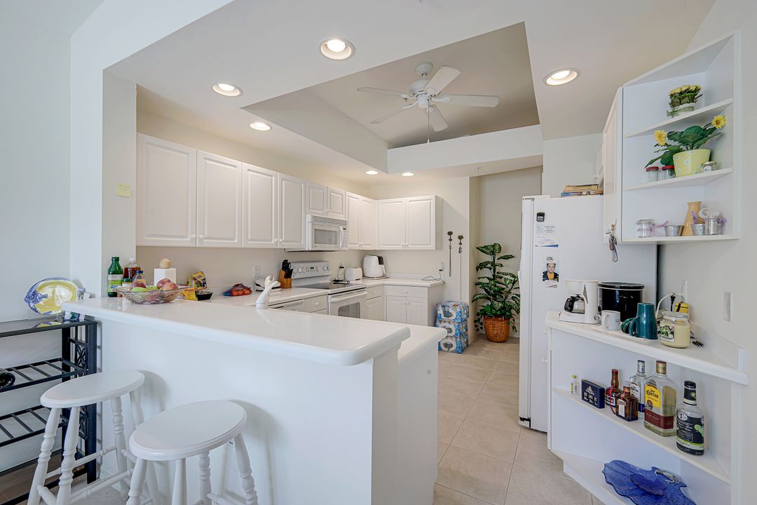 3425 Laurelgreens Ln S #203, Naples, FL 34119