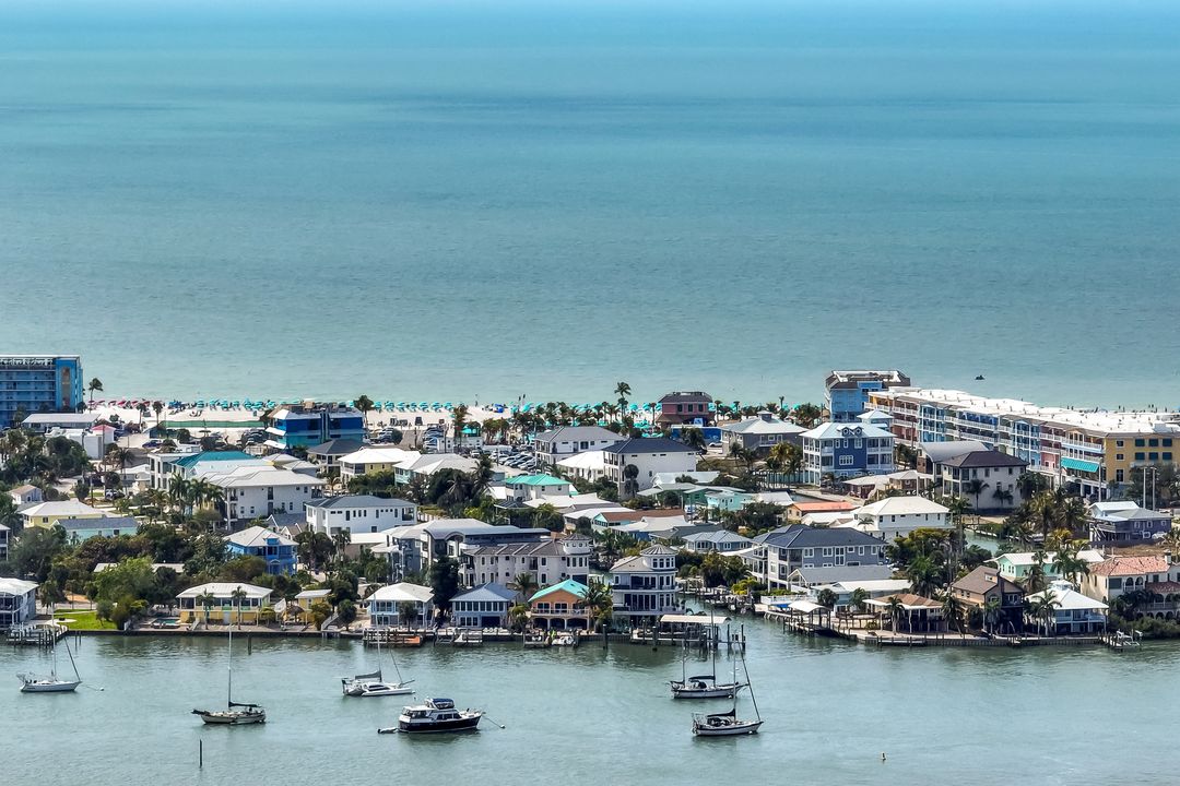 896 Buttonwood Dr  #108, Fort Myers Beach, FL 33931