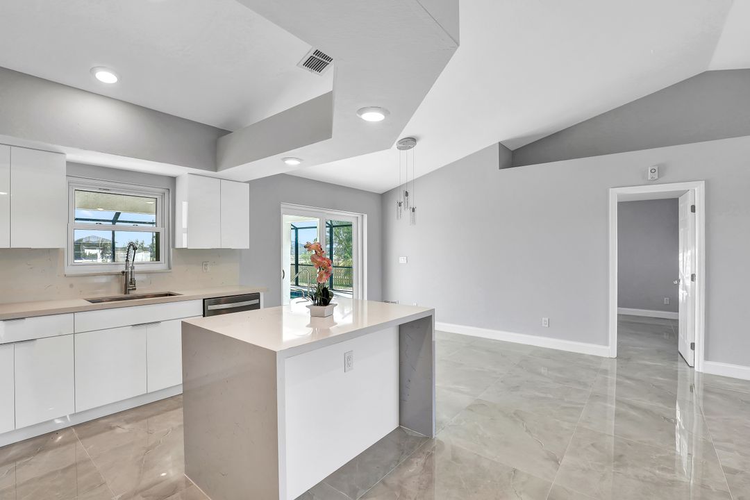 1509 NW 33rd Pl, Cape Coral, FL 33993