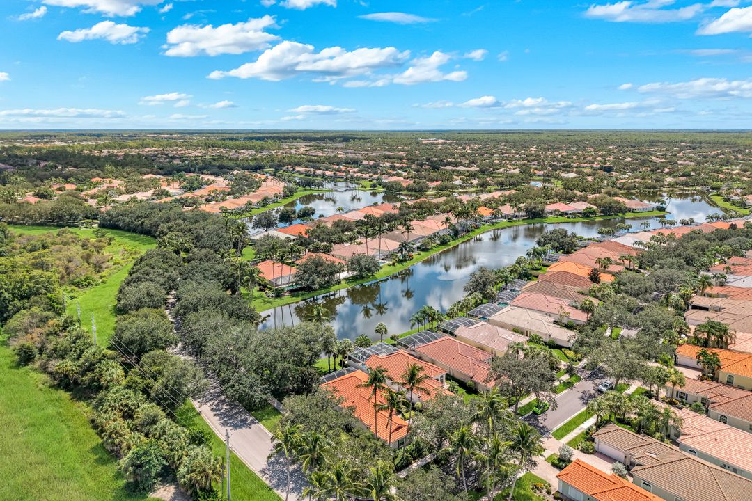 4402 Prescott Ln, Naples, FL 34119