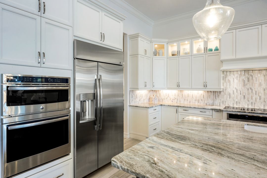 6259 Lightbourn Wy, Naples, FL 34113