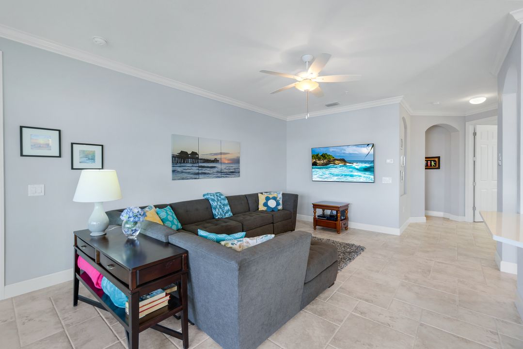 9060 Siesta Bay Dr #101, Naples, FL 34120