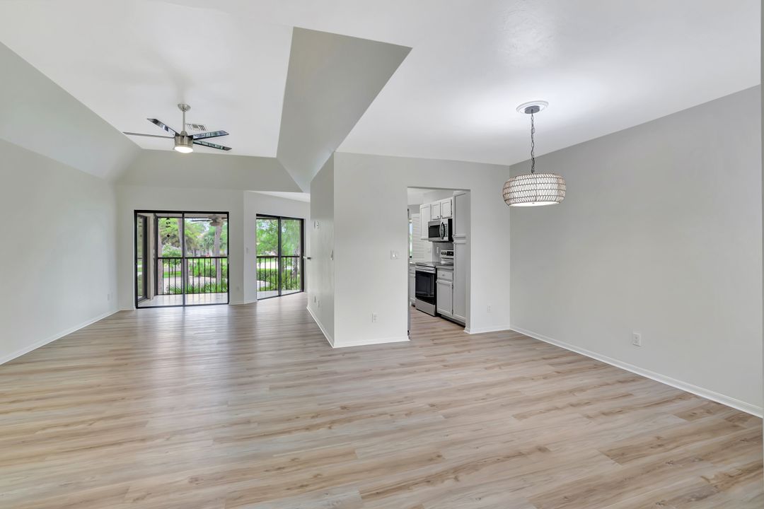 206 Bennington Dr #5, Naples, FL 34104