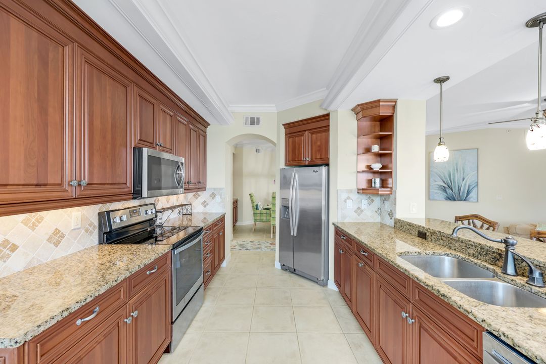 210 Vintage Bay Dr #B12, Marco Island, FL 34145
